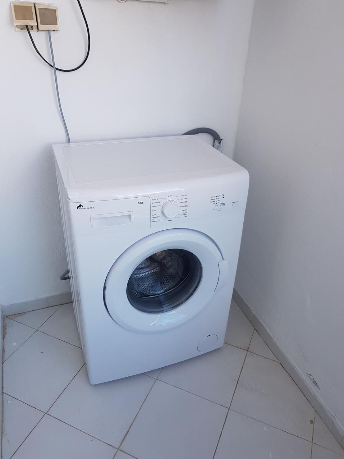 Cosy And Charming Close To Tunisia Mall Lac2 Appartement *
